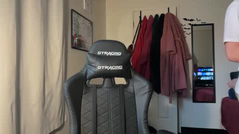 mikeiron126150 online show from November 17, 2025, 11:32 pm