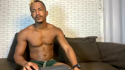 Snapshot of mikejaybr chatting on December 29, 2024, 1:17 pm Mike Jay online show from December 29, 2024, 1:17 pm