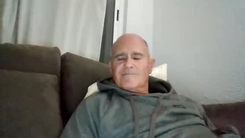 Snapshot of mikereef chatting on February 10, 2025, 11:23 pm mikereef online show from February 10, 2025, 11:23 pm