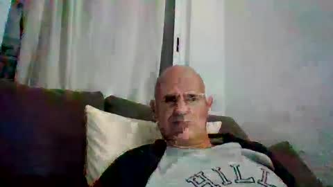 Snapshot of mikereef chatting on February 27, 2025, 9:14 pm mikereef online show from February 27, 2025, 9:14 pm