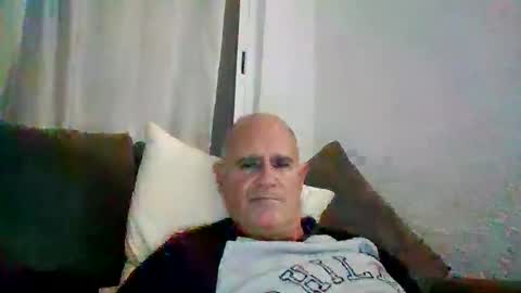 Snapshot of mikereef chatting on March 6, 2025, 8:48 pm mikereef online show from March 6, 2025, 8:48 pm