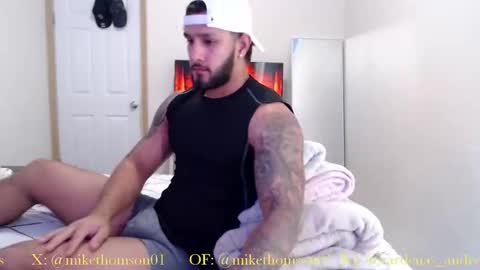 Snapshot of mikethomson01 chatting on October 29, 2025, 9:38 pm Mike online show from October 29, 2025, 9:38 pm