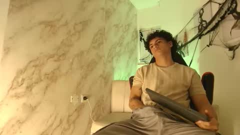 mikey_banji online show from November 3, 2025, 1:01 pm