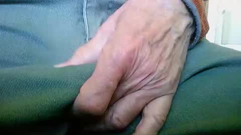 Snapshot of mikeybed chatting on April 23, 2026, 2:30 pm mikeybed online show from April 23, 2026, 2:30 pm