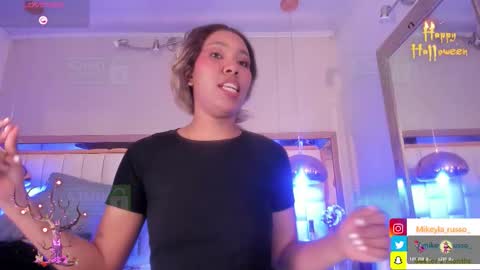 Mikeyla  online show from October 22, 2025, 8:52 pm