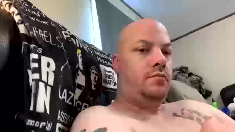 mikeylikesit2222 online show from October 19, 2025, 2:40 pm