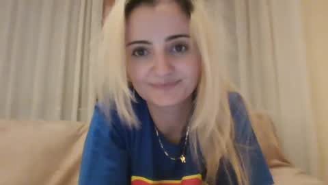 miki234809581 online show from November 2, 2025, 8:11 pm