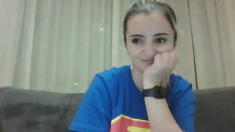 miki234809581 online show from November 10, 2025, 8:08 pm