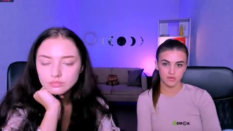 Miki online show from November 13, 2025, 1:32 pm