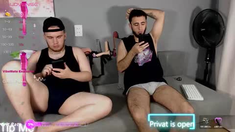 Snapshot of mikiien chatting on October 15, 2025, 10:48 am MIKI ENN ALEKS online show from October 15, 2025, 10:48 am