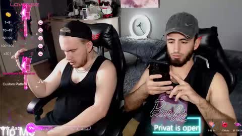 Snapshot of mikiien chatting on October 22, 2025, 10:04 am MIKI ENN ALEKS online show from October 22, 2025, 10:04 am