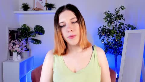 Snapshot of mikka_blush chatting on December 17, 2024, 3:28 am mikka_blush online show from December 17, 2024, 3:28 am