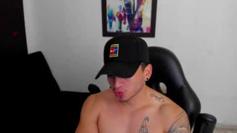 MIKKE online show from October 13, 2025, 3:23 pm