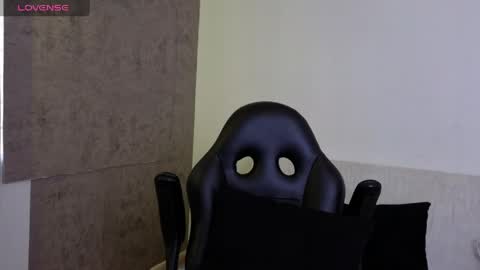 Snapshot of mikke_love chatting on May 7, 2026, 2:33 pm MIKKE online show from May 7, 2026, 2:33 pm