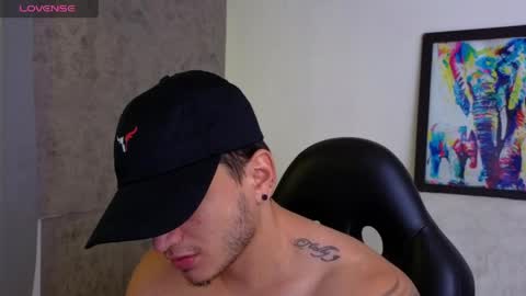 Snapshot of mikke_love chatting on May 24, 2026, 1:38 pm MIKKE online show from May 24, 2026, 1:38 pm