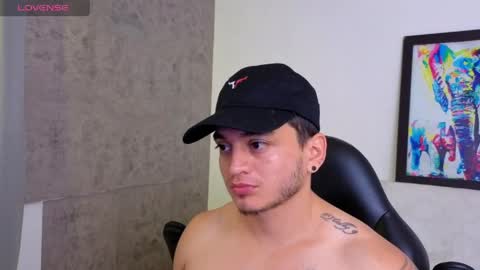 Snapshot of mikke_love chatting on May 28, 2026, 1:41 pm MIKKE online show from May 28, 2026, 1:41 pm