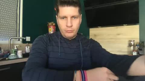 Snapshot of miklp8463 chatting on February 27, 2026, 12:38 pm miklp8463 online show from February 27, 2026, 12:38 pm