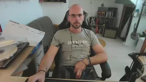 mikmik91 online show from May 27, 2026, 2:47 pm