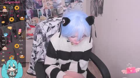 Snapshot of miku_bunny chatting on December 2, 2024, 5:48 am Miku online show from December 2, 2024, 5:48 am