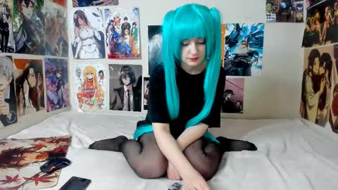 Snapshot of miku_frost chatting on March 2, 2026, 11:44 pm miku_frost online show from March 2, 2026, 11:44 pm