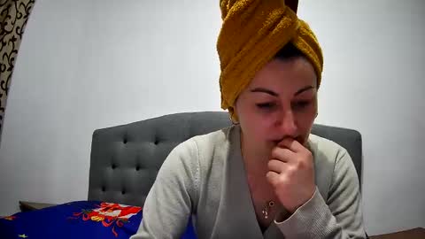 Mikyloveu online show from December 23, 2024, 4:39 pm