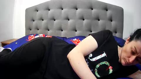 Mikyloveu online show from April 1, 2026, 2:14 pm