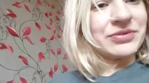 Mila 420 online show from November 3, 2025, 6:14 am