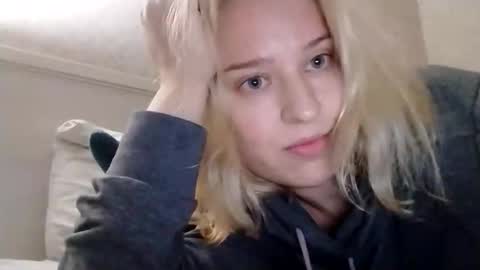 Mila 420 online show from November 16, 2025, 3:06 pm