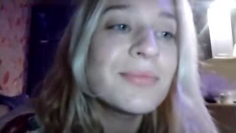 Mila 420 online show from December 3, 2025, 6:50 pm