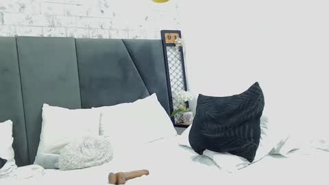 Snapshot of mila_adamss chatting on December 23, 2024, 5:11 pm mila_adamss online show from December 23, 2024, 5:11 pm