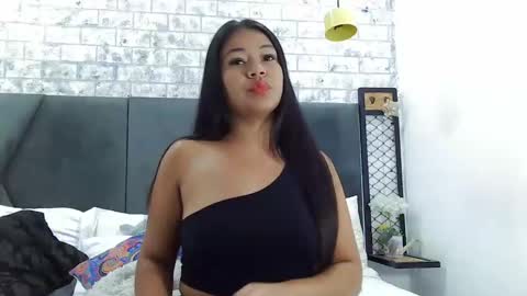 Snapshot of mila_adamss chatting on January 20, 2025, 11:24 am mila_adamss online show from January 20, 2025, 11:24 am