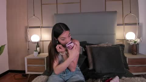 Mila Astor online show from January 9, 2026, 2:42 pm