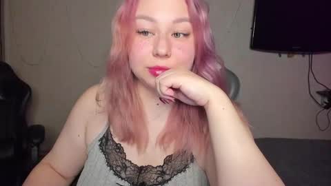 Mila shy sensual person  online show from December 3, 2025, 8:12 am