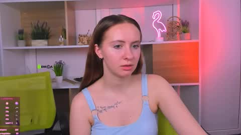 Snapshot of mila_glow chatting on September 21, 2025, 1:35 pm mila_glow online show from September 21, 2025, 1:35 pm