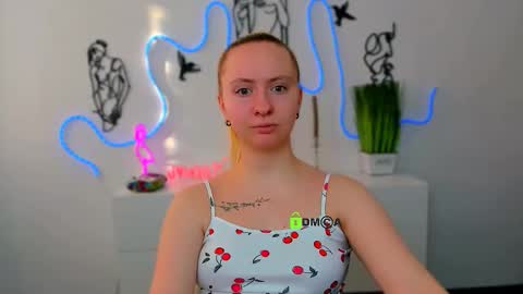 mila_glow online show from March 5, 2026, 6:31 am