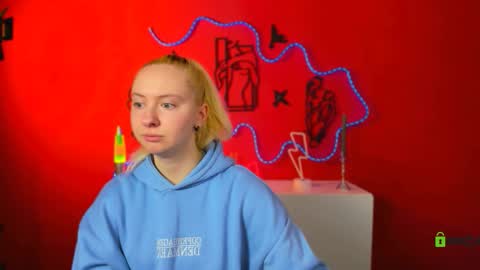 mila_glow online show from March 27, 2026, 12:49 pm