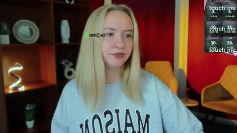 Snapshot of mila_glow chatting on May 19, 2026, 6:47 pm mila_glow online show from May 19, 2026, 6:47 pm