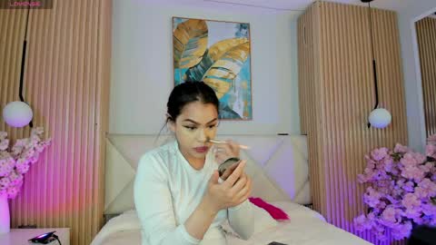 mila_hank online show from April 9, 2026, 12:10 pm