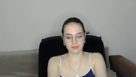 mila_keyy online show from April 7, 2026, 8:09 pm