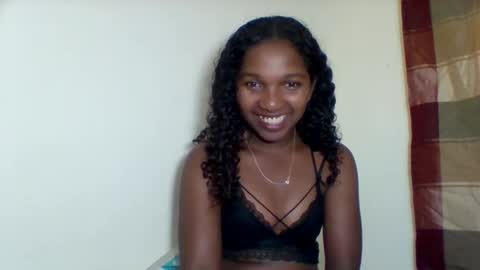mila_lunah online show from April 22, 2026, 3:53 am