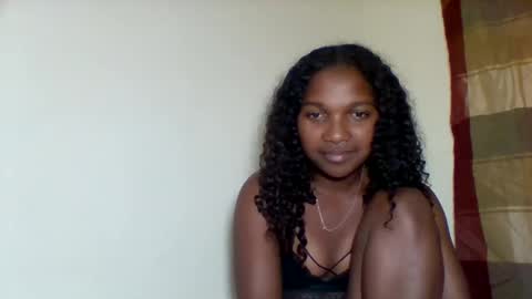 mila_lunah online show from April 22, 2026, 4:41 pm