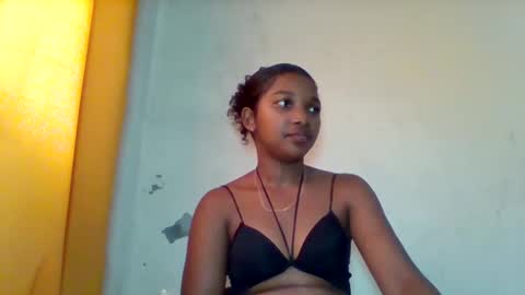 mila_lunah online show from May 10, 2026, 5:01 am