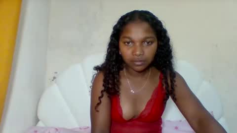 mila_lunah online show from May 19, 2026, 1:44 am
