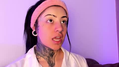     online show from October 18, 2025, 3:20 am