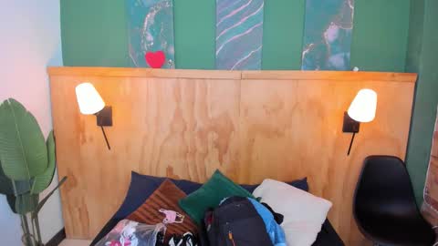 Snapshot of mila_samy chatting on October 15, 2025, 12:05 pm Mila and samy online show from October 15, 2025, 12:05 pm