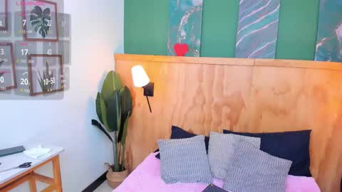 Snapshot of mila_samy chatting on October 25, 2025, 12:02 pm Mila and samy online show from October 25, 2025, 12:02 pm