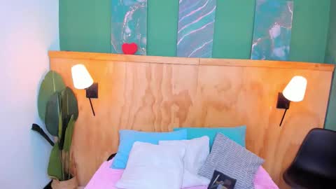 Snapshot of mila_samy chatting on October 31, 2025, 12:17 pm Mila and samy online show from October 31, 2025, 12:17 pm