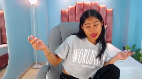 Snapshot of milaa_star chatting on November 12, 2025, 3:51 am milaa_star online show from November 12, 2025, 3:51 am