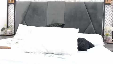 mila online show from January 10, 2025, 2:02 pm