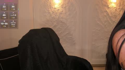 Mila online show from November 14, 2025, 2:21 am